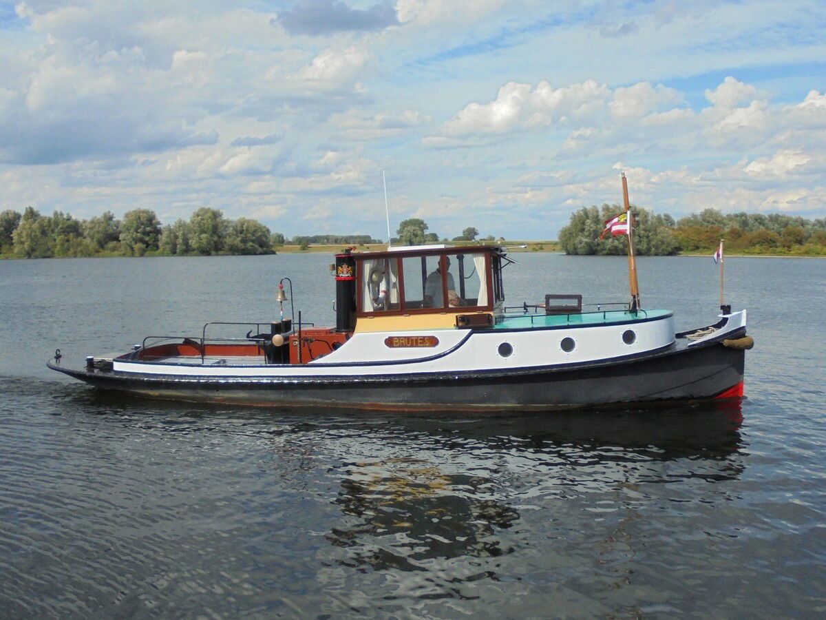 Motorsleepboot Amsterdammer 10.95