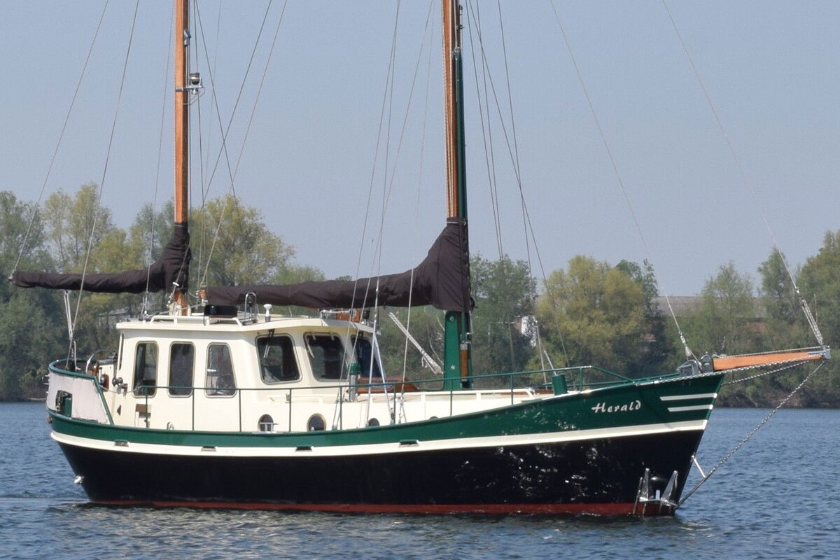 Urker 1 Motorsailer 10.80