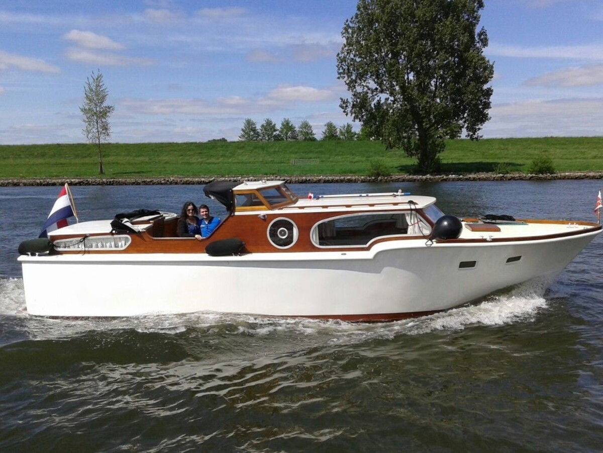 Chris Craft 34 Double Cabin Replica