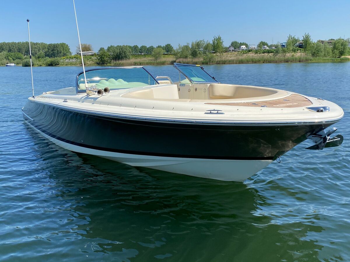 Chris-Craft Launch 28