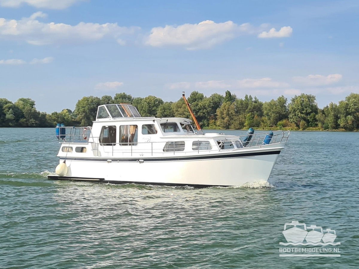 Hoekstra Kruiser 900 AK